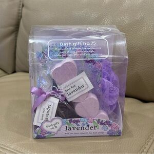 NEW IN BOX - Lavender Sun Herb Bath Gift Set